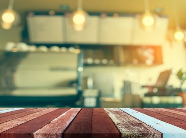 Arka plan kullanımı için Bokeh ile gündüz vakti kahve dükkanının bulanık görüntüsü .