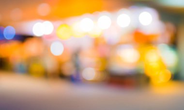 Alışveriş merkezinin bulanık görüntüsü ve arka plan kullanımı için insanlar .