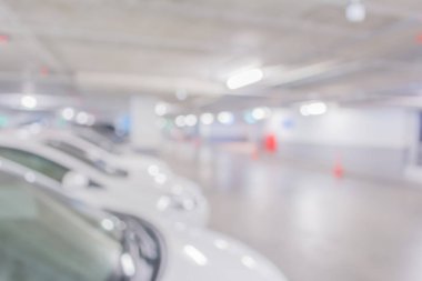 Arkaplan kullanımı için otopark içi Bokeh ile bulanık görüntü.