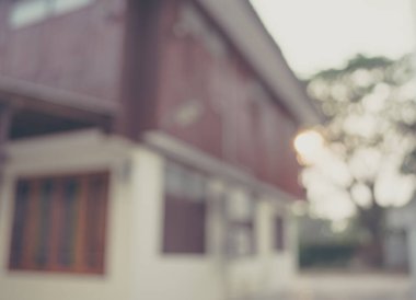 Arka plan kullanımı için şehirdeki binanın bulanık görüntüsü. (Klasik ton)).