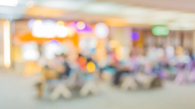 Havaalanı veya otobüs durağında bulanık sandalye bekleme alanı, arkaplan olarak kullan.