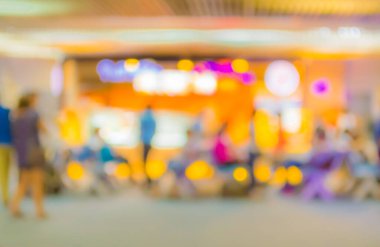 Alışveriş merkezinin bulanık görüntüsü ve arka plan kullanımı için insanlar .