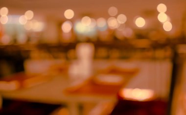 Bokeh ile restoranın bulanık arkaplan görüntüsü. (Klasik ton))
