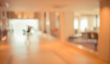 Arka plan kullanımı için otelin girişindeki bulanık koridorun soyut görüntüsü .