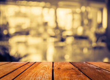 Arka plan kullanımı için masa ve sandalyeli hastane ofisinin bulanık görüntüsü.