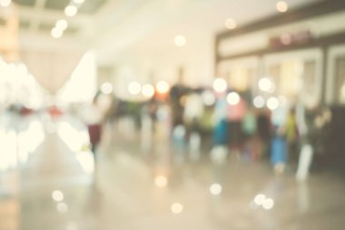 Alışveriş merkezinin bulanık görüntüsü ve arka plan kullanımı için insanlar .