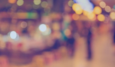 Alışveriş merkezinin bulanık görüntüsü ve arka plan kullanımı için insanlar .