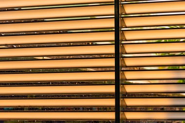 ekran çubuğu Windows sırasında şiddetli yağmur yağmur damlası görüntüsünü.