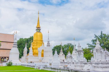 Wat Suan Dok, Chiang Mai, Tayland 'daki altın pagoda resmi