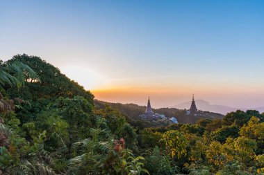 Dağda Kral ve Kraliçe Pagoda.