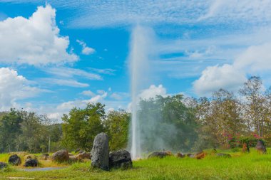San Kampang bölgesindeki Sankampaeng kaplıcalarında sıcak kaynak suyu, Chiang Mai, Tayland