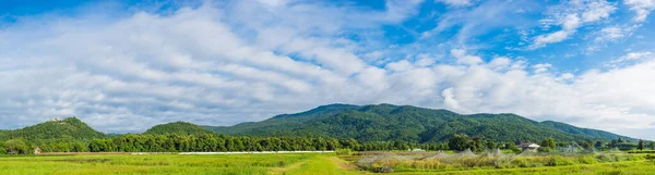 Imagen Panorámica Del Cielo Azul Montaña Fondo Doi Suthep Chiang —  Fotos de Stock