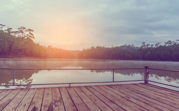 Immagine Lago Pineta Mattino Ban Wat Chan Pine Forest Amphoe — Foto Stock