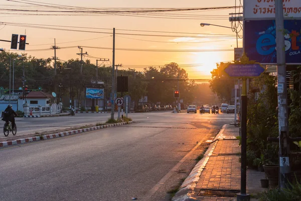 Chiang Mai Tajlandia Listopada 2017 Nierozpoznane Osoby Ulicy Lekkim Ruchem — Zdjęcie stockowe