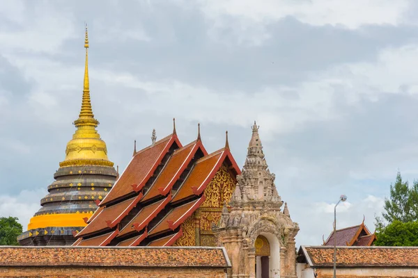 Εκκλησία Και Παγόδα Στο Phra Tad Lampang Luang Ναό Στην — Φωτογραφία Αρχείου