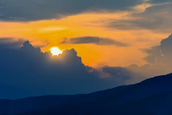 Силует Знімок Вінтажного Тону Зображення Гори Заходу Сонця Неба Фоні — стокове фото
