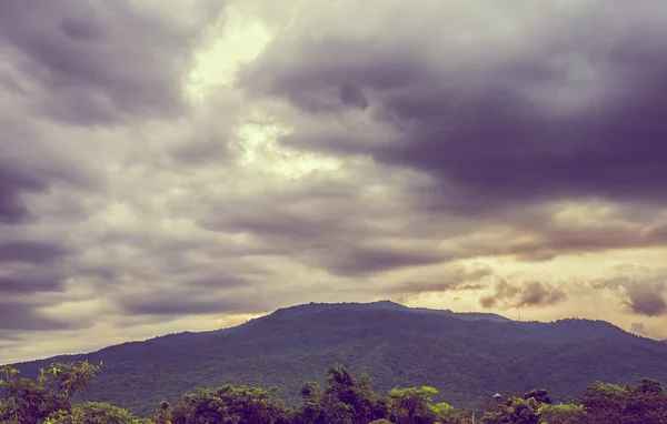 Vintge Tone Image Cloudy Blue Sky Mountain Background Doi Suthep — Stock Photo, Image
