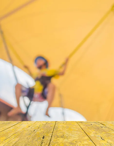 Rozmazat Obrázek Dítěte Skákání Trampolíně Bezpečnostním Pásem Pro Použití Pozadí — Stock fotografie