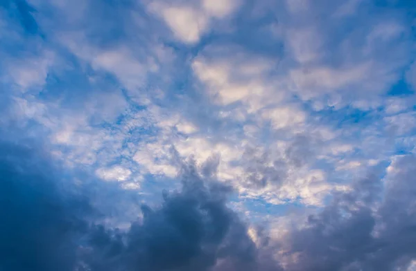 Gambar Langit Biru Dan Awan Putih Pada Hari Waktu Untuk — Stok Foto