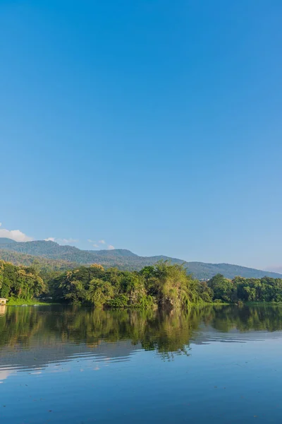 Image Lake Mountain Beautiful Blue Sky Evening Time Ang Kaew — Stock Photo, Image