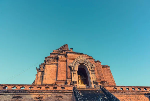 Image Pagode Bouddhiste Historique Wat Chedi Luang Chiang Mai Thaïlande — Photo