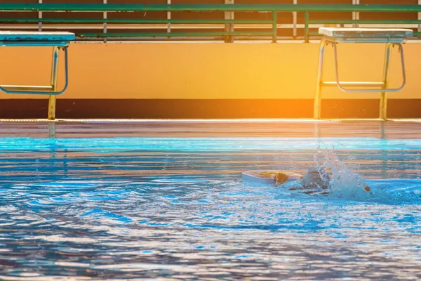 Imagen Chico Asiático Piscina — Foto de Stock