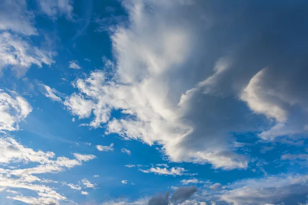 Gambar Langit Biru Dan Awan Putih Pada Hari Waktu Untuk — Stok Foto