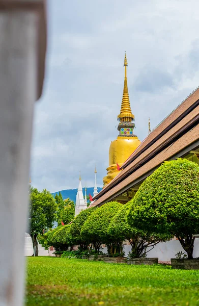 Изображение Пагоды Храме Ват Суан Док Чиангмай Таиланд — стоковое фото