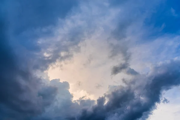 Gambar Langit Biru Dan Awan Putih Pada Hari Waktu Untuk — Stok Foto