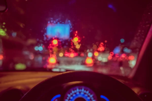 Imagem Borrão Tom Vintage Pessoas Dirigindo Carro Noite Com Gota — Fotografia de Stock