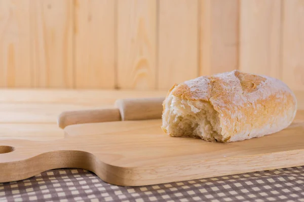 Зображення Французького Хліба Багету Дошці — стокове фото