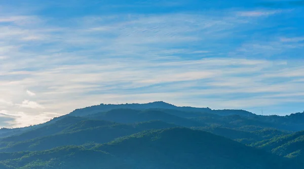 Imagem Cor Arco Íris Céu Azul Montanha Fundo Doi Suthep — Fotografia de Stock