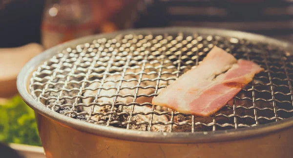 Immagine Tono Vintage Carne Affettata Griglia Rack Ferro — Foto Stock