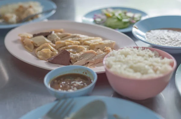 Imagen Pollo Cocido Estilo Tailandés Con Arroz Khao Man Gai —  Fotos de Stock