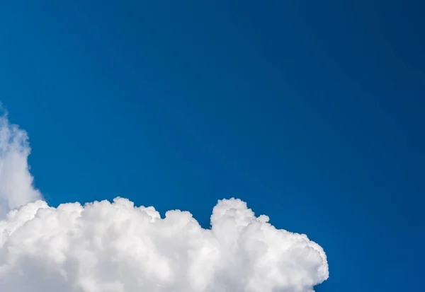 Imagen Del Cielo Azul Nube Blanca Durante Día Para Uso —  Fotos de Stock