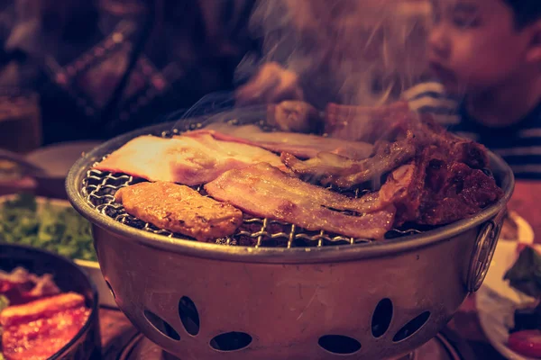 Imagen Tono Vintage Parrilla Carne Rodajas Rejilla Hierro — Foto de Stock