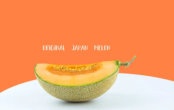 Gambar Dari Slide Cantaloupe Segar Atau Melon Latar Belakang Oranye — Stok Foto