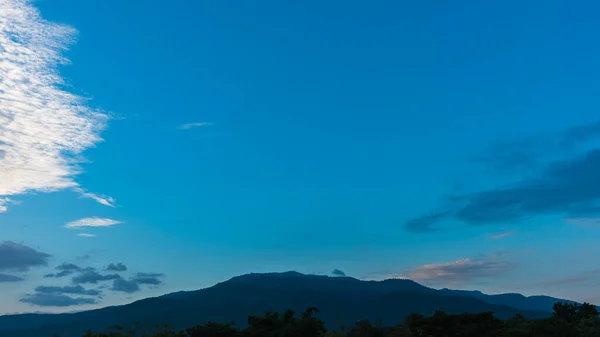 Imagem Beleza Dia Nublado Montanha Fundo Doi Suthep Chiang Mai — Fotografia de Stock