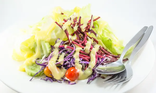 Salada Vegetal Com Nata Prato Com Garfo Colher — Fotografia de Stock