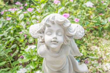 kamu bahçe çiçek peri heykeli.