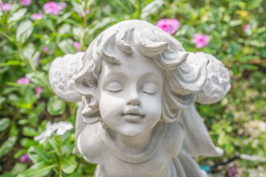 Bahçe çiçek peri heykeli 