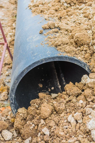 Installazione Della Conduttura Dell Acqua Del Rubinetto Sulla Passerella — Foto Stock