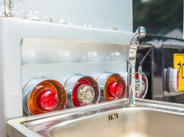 Primo piano colpo di immagine posteriore camion luce — Foto Stock