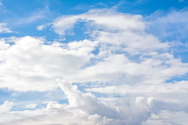 Cielo Blu Nuvole Bianche Nell Immagine Diurna — Foto Stock