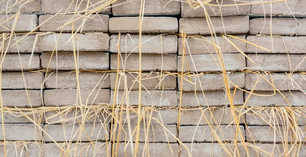 Textura de concreto cinza com obturação de madeira esculpida nele backgrou — Fotografia de Stock