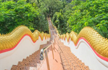 uzun merdivenlerden yolu 