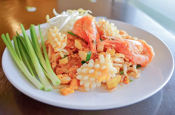 Thai-Stil heiße und süße Nudeln, Pad Thai — Stockfoto