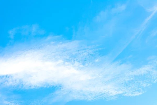 Witte Wolk Blauwe Lucht Achtergrond Afbeelding — Stockfoto