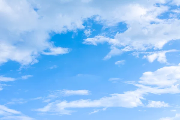 Imagen Cielo Claro Nubes Blancas Durante Día — Foto de Stock