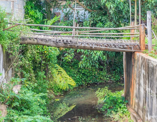 Gamla träbron — Stockfoto